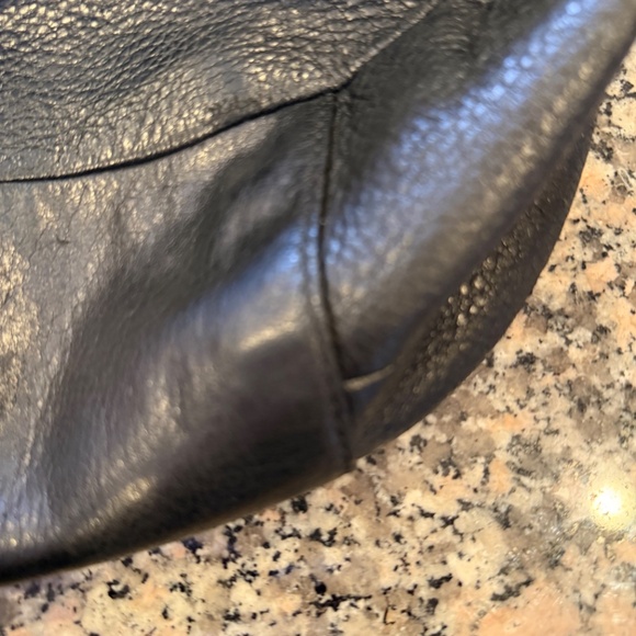 Authentic Prada Black leather bag with Silver hardware - Picture 9 of 16